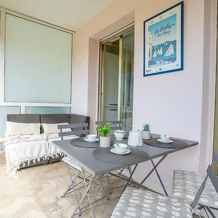 Apartment Les Pervenches By Interhome *